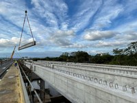 DNIT inicia a instalação das vigas das pontes sobre o rio dos Sinos na BR-116/RS em São Leopoldo