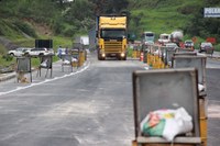 DNIT libera primeira pista de desvio no Morro do Formigão, em Santa Catarina