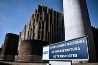 DNIT publica edital de credenciamento de leiloeiros oficiais