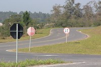 DNIT/SC instala 60 novas placas entre Içara a Passo de Torres na BR-101