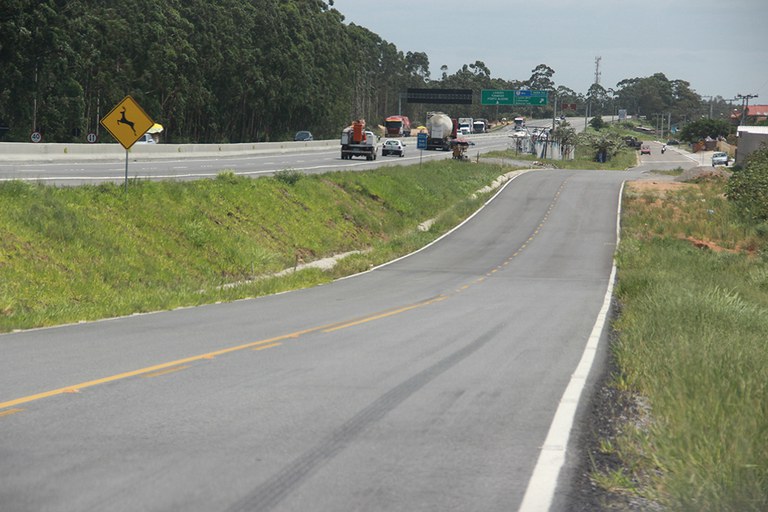 Tráfego entre bairros mais seguro pelas vias lindeiras da BR-101 SulSC 