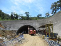 Avanço na construção do túnel