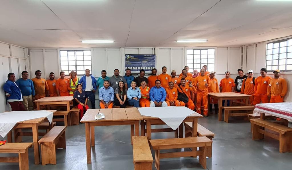 Realização de palestra no canteiro de obras da Construtora.