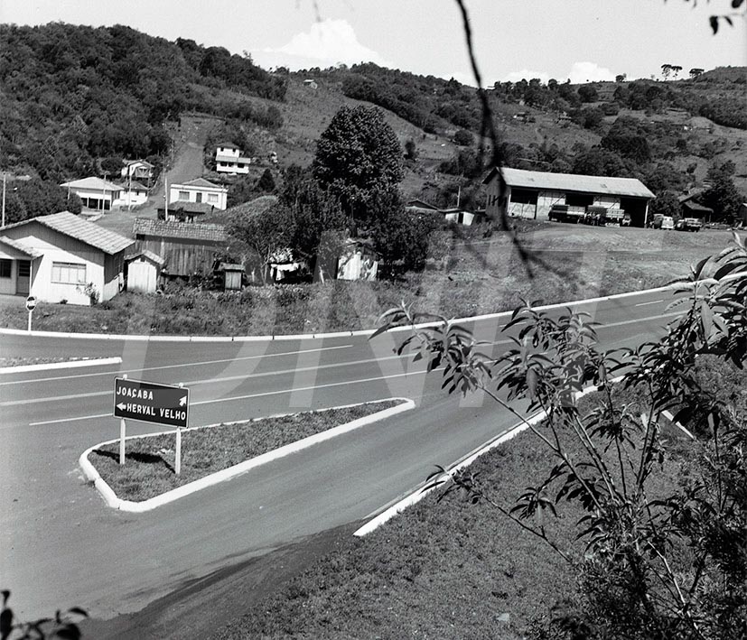 BR-282 _Inauguração_Campos Novos-Joaçaba _ 28 Out 1976_AP27732.jpg