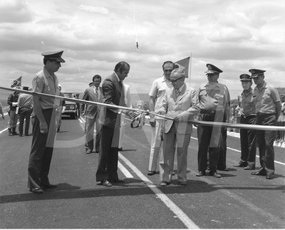 BR-407 Inauguração_ Picos-PI-Petrolina- Fot.Virgílio _ 08 Nov 1976_AP27662.jpg