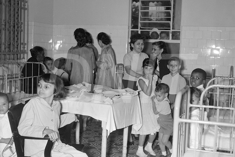 Comemoração de Natal no Hospital dos Rodoviários _ 22 Dez 1956 _ 126.jpg