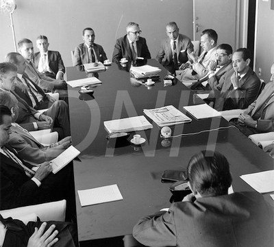 Conferência do Dr Roberto Lassance em Associação Comercial de BH _ 28 Set 1962_AP27116.jpg