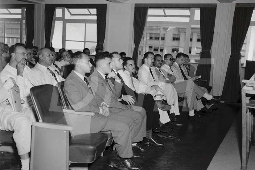 Conferência sobre Direito Rodoviário-Auditório do DNER _ 1950 _ 8976.jpg