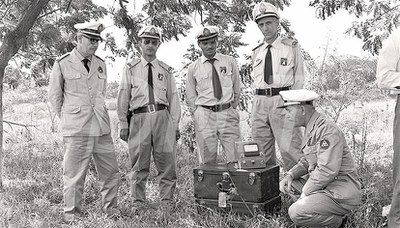 Controle de velocidade na Presidente Dutra_25 Maio _ 1962 _ 2741.jpg