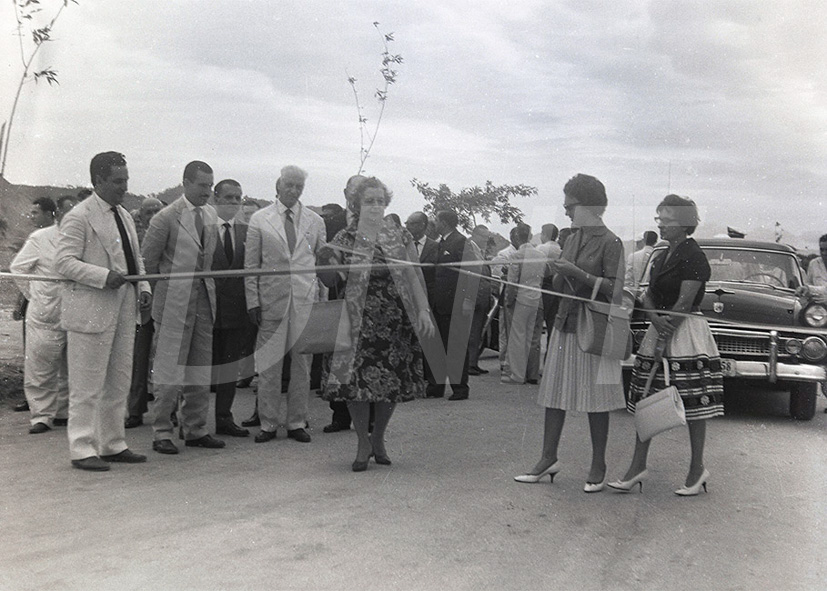 Dr Regis Bitencourtt na Inauguração da Vila Operária _ 29 Dez 1961 _ 18240.jpg