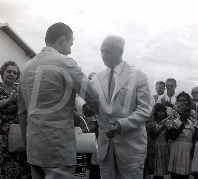 Dr Regis Bitencourtt na Inauguração da Vila Operária _ 29 Dez 1961 _ 18252.jpg