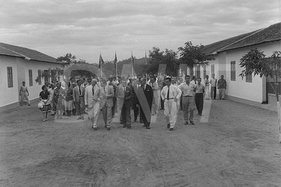 Dr Regis Bitencourtt na Inauguração da Vila Operária _ 29 Dez 1961 _ 18257.jpg