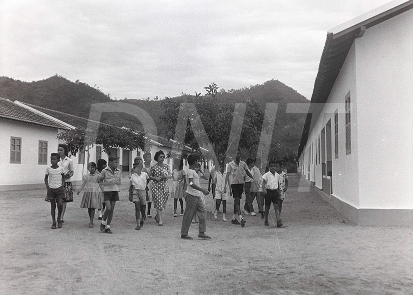 Dr Regis Bitencourtt na Inauguração da Vila Operária _ 29 Dez 1961 _ 18264.jpg