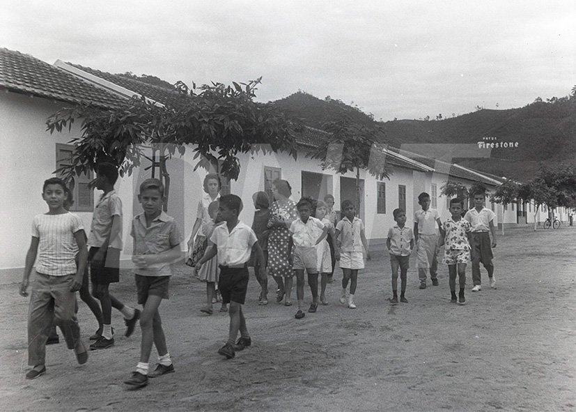 Dr Regis Bitencourtt na Inauguração da Vila Operária _ 29 Dez 1961 _ 18265.jpg