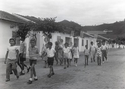 Dr Regis Bitencourtt na Inauguração da Vila Operária _ 29 Dez 1961 _ 18265.jpg