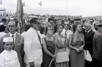 4º DRF Entrevista coletiva a Imprensa_çhegada do Min da Aviação para a Inauguração do trevo Natal Santa Cruz _  26 Fev 1962 _ 18828.jpg