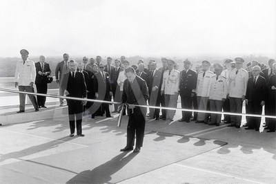 A Ponte Internacional da Amizade foi inaugurada por Castelo Branco, presidente do Brasil e Alfredo Stroessner do Paraguai_  27 de março de 1965Ponte da Amizade Foz do Iguaçu _ 29540.jpg