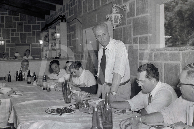 Almoço no Belvedere_Viúva da Graça _ 12 Jan 1952_AP26406.jpg