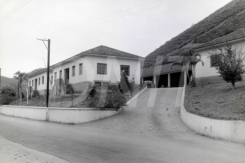 BR_3- 040 - Rio-Juiz de Fora_Residência entre-Rio União Industria _ 1954_AP26177.jpg