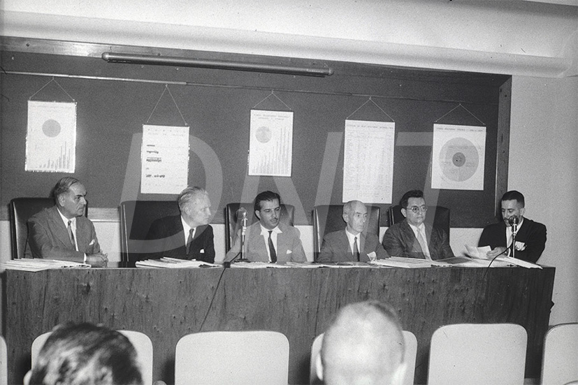 Inauguração da Exposição Rodoviária na semana turística na Sede do DNER _ 28 Fev 1956 _ 115.jpg