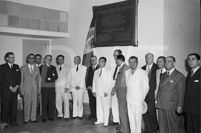 Inauguração da placa comemorativa no monumento rodoviário BR 2 - 116_ Rio-São Paulo _ 24  Nov 1948_AP26395.jpg