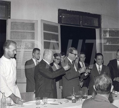 Jantar no Minas Club de Gov Valadares _ 26 Ago 1967_AP27128.jpg