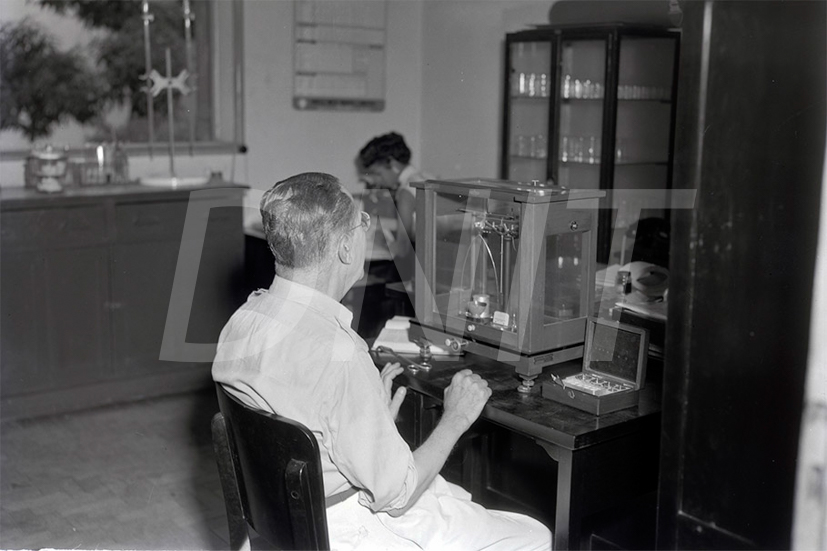 Laboratório Central _ Dependências- 16 Mar 1953_AP26250.jpg