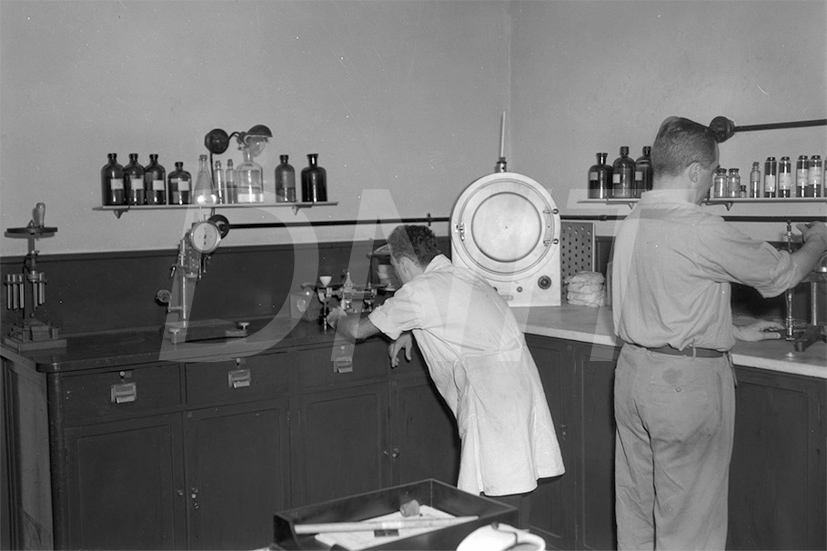 Laboratório Central _ Dependências- 16 Mar 1953_AP26251.jpg