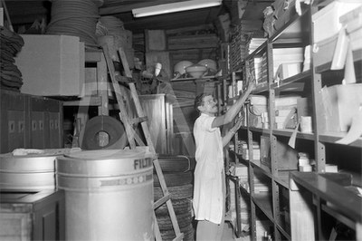 Laboratório Central _ Dependências- 16 Mar 1953_AP26252.jpg