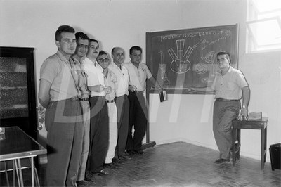 Laboratório Central _ Funcionários _ 05 Ago 1958_ 190.jpg