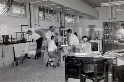 Laboratório Central _ Funcionários _ 05 Ago 1958_ 191.jpg