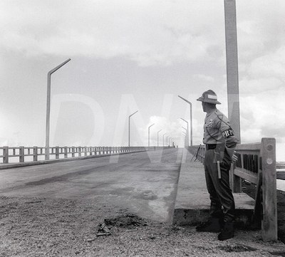 nauguração da ponte sobre o Rio São Gon... _ Fot Napoleão _07 Jul 1962_AP26643.jpg