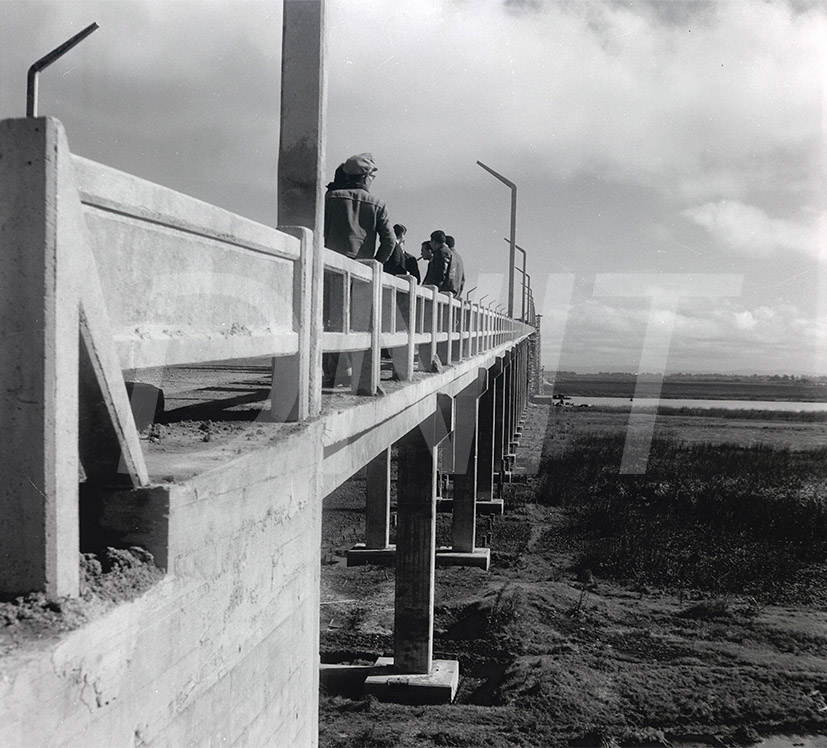 nauguração da ponte sobre o Rio São Gon... _ Fot Napoleão _07 Jul 1962_AP26657.jpg