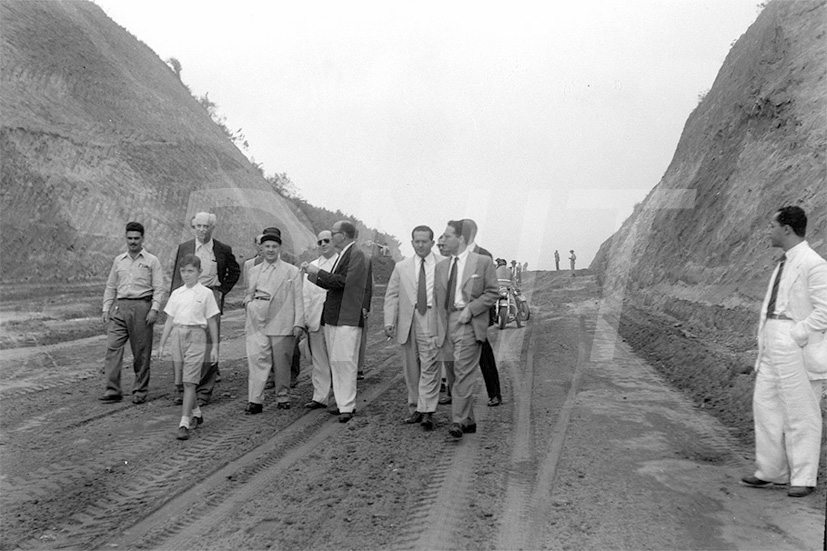 Nova estrada-Rio-Friburgo _ 04 Set 1953_AP25927.jpg