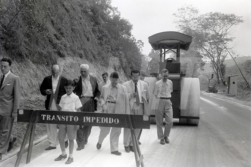 Nova estrada-Rio-Friburgo _ 04 Set 1953_AP25932.jpg