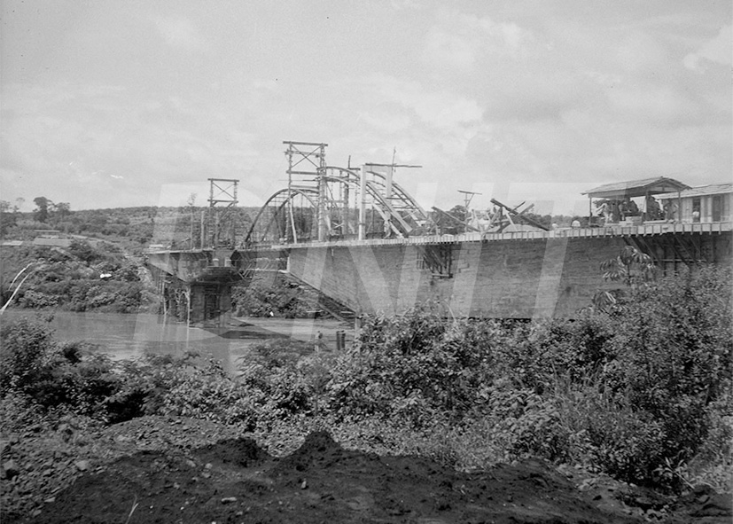 BR-4_153 Inauguração da Rodovia e Ponte do Rio Paranaíba_Goiânia-Itumbiara-GO _ 07 Jan 1961_AP27527.jpg