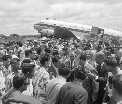 BR-4_153 Inauguração da Rodovia e Ponte do Rio Paranaíba_Goiânia-Itumbiara-GO _ 07 Jan 1961_AP27535.jpg