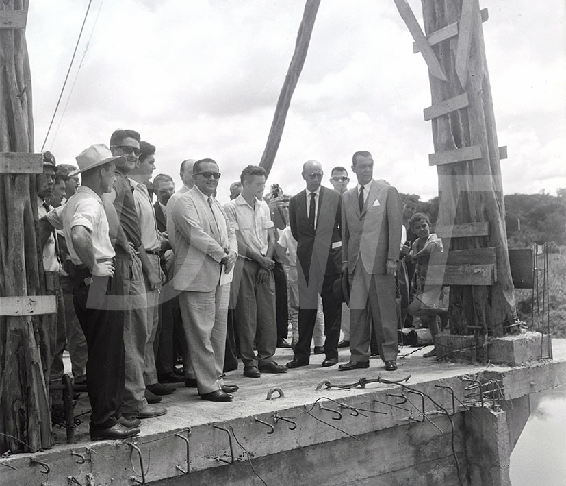 BR-4_153 Inauguração da Rodovia e Ponte do Rio Paranaíba_Goiânia-Itumbiara-GO _ 07 Jan 1961_AP27538.jpg