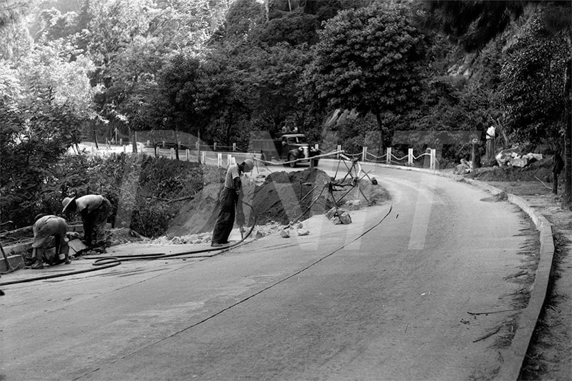 BR_040_Rio_Petrópolis-Estragos feitos pelas Águas _ Fev 1947 _ 3600.jpg