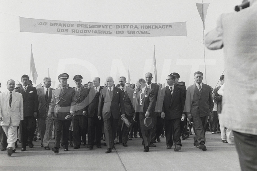 BR_116_ Inauguração da Rodovia Presidente Dutra _ 15 Jul 1950 _ 8091.jpg