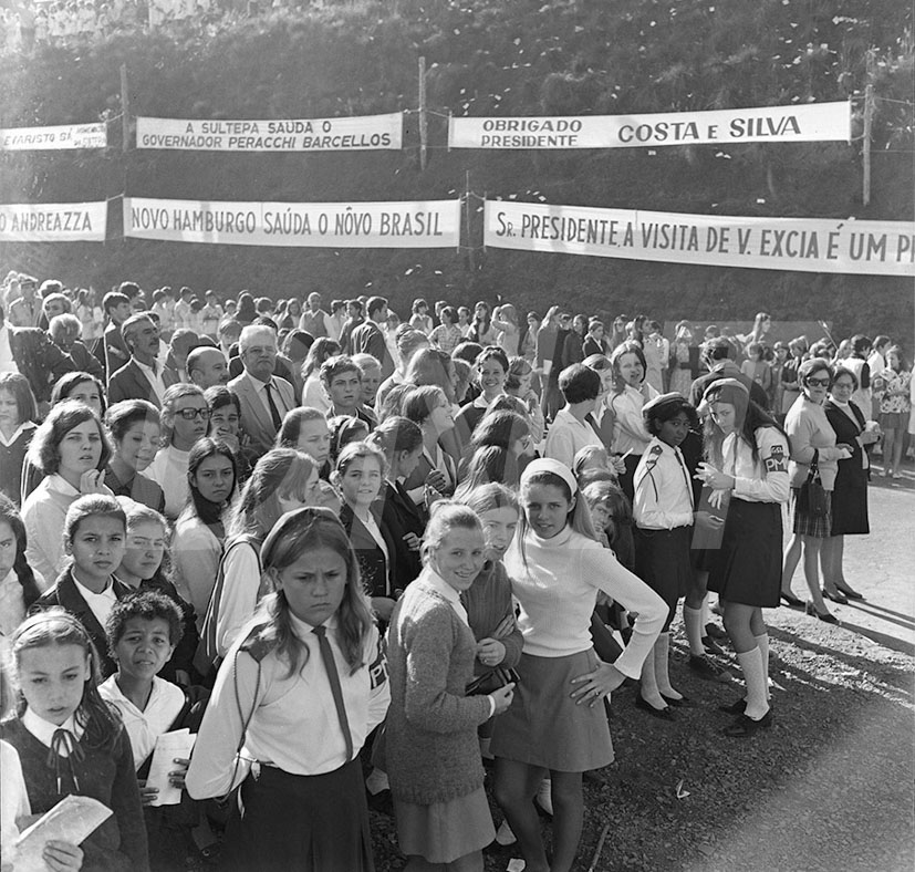 BR_116_ Início de Duplicação da Duplicação da Rodovia São Leopoldo_Novo Hamburgo_Fot Virgílio _ 01 Jul 1969_ 43528.jpg