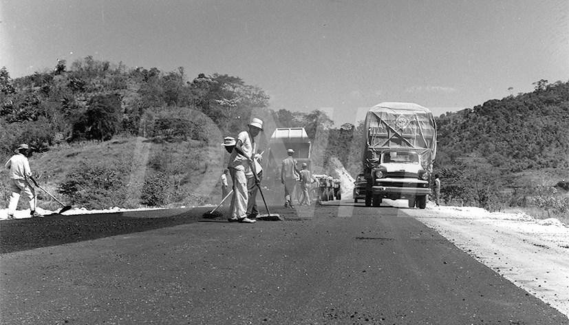 BR_116_Vitoria da Conquista-Jequiê _ 28 Ago 1962_AP27072.jpg