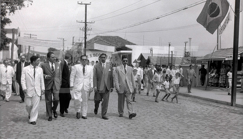 BR_393_Inauguração em Volta Redonda-CTE Amaral Peixoto _ 03 Out 1952_ 8889.jpg