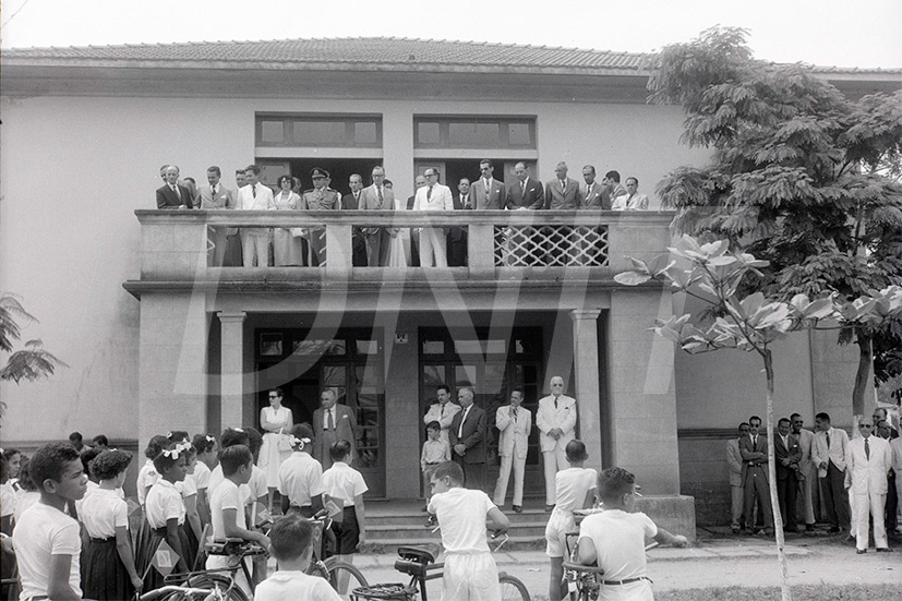 BR_393_Inauguração em Volta Redonda-CTE Amaral Peixoto _ 03 Out 1952_ 8893.jpg