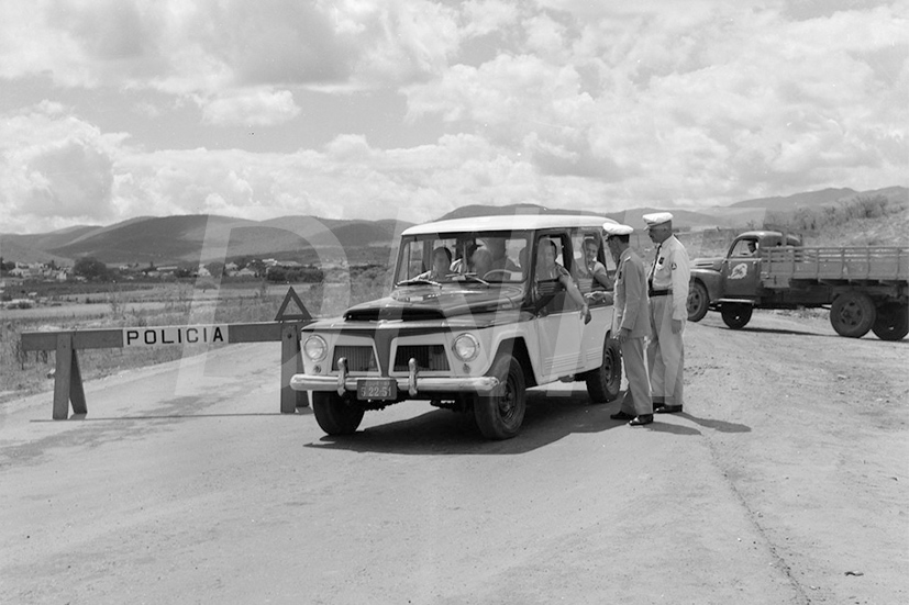 BR_451_Gov Valadares-MG-Vitória da Conquista-BA _ 27 Ago 1962_AP27088.jpg