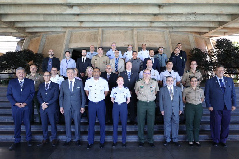 ESD realiza cerim\u00f4nia de abertura do Curso de Log\u00edstica Estrat\u00e9gica e ...