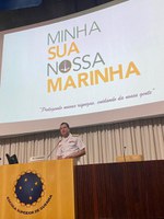 Comandante da Marinha profere palestra aos Estagiários da ESG