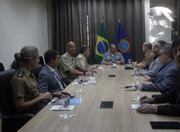 Diretor do Instituto de Pesquisas e Análises de Defesa Brasil-Itália participa de mesa redonda com o Comandante da ESG