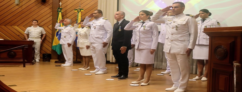 Escola Superior de Guerra realiza cerimônia alusiva ao Dia da Bandeira