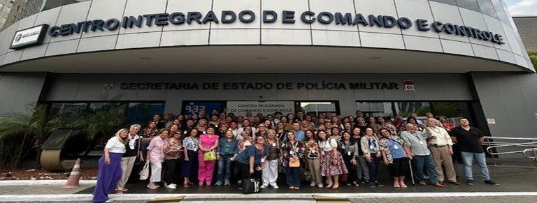 Estagiários do PECESG visitam Centro Integrado de Comando e Controle da PMERJ